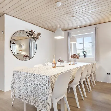 Awesome In With Sauna Nyaraló *